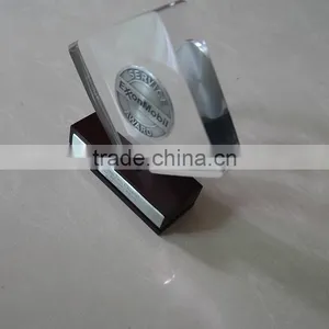 OEM Design Lucite Acrylic Pyramid Display Stand thumbnail-4