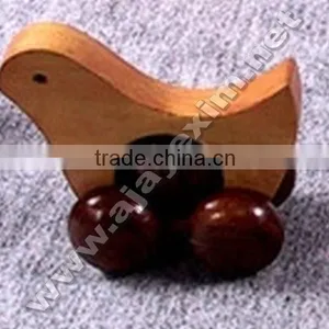 Wooden Hen Toy thumbnail-1