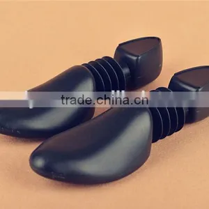 Customized Logo Plastic Shoe Tree thumbnail-1