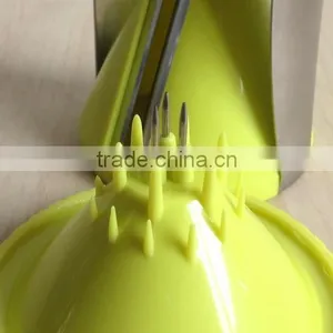 High Quality 4 in 1 Kitchen Tools Spiral Vegetable Slicer thumbnail-6