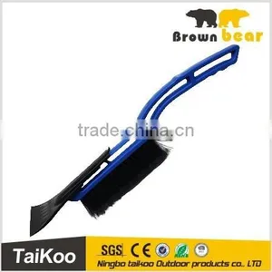 Portable Aluminum Alloy Snow Brush With Scraper thumbnail-1