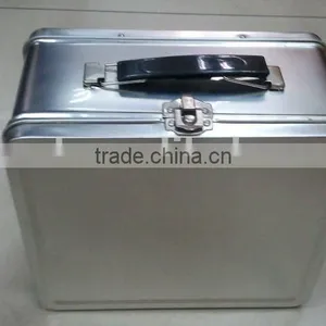 Lunch Tin Box With Plastic Handle, Metal Lunch Box thumbnail-1