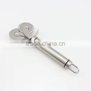 Sharp Blade Double Wheel Novelty Slicing Pizza Cutter thumbnail-2
