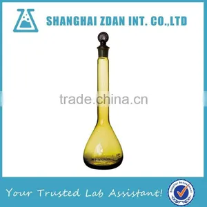 Brown/Amber Glass Volumetric Flask, Class A, Glass Stopper, Heavy Duty, Flat Bottom thumbnail-1