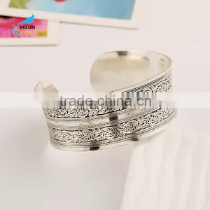 Women Unisex Simple Style Pop Punk Metal Vintage Bangle thumbnail-2