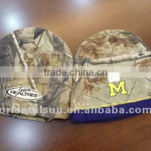 Knitted Cap With Fashionable Pattern thumbnail-1