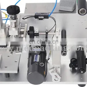 YTK-60D Flat Bottle Labeling Machines For Square Bottle Labels Sticker Labeling thumbnail-4