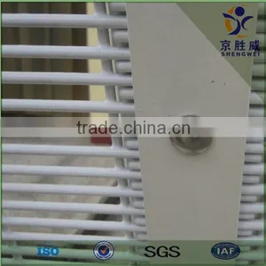 Anti-Climb and Anti-Cut 358 Mesh Fence thumbnail-1