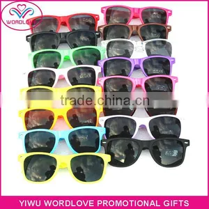 Wholesale Most Fashion Love Heart Shaped Plastic Sunglasses thumbnail-3