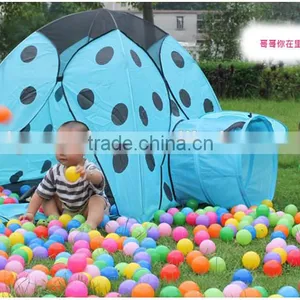 Indoor and Outdoor Play Tent With Balls thumbnail-1