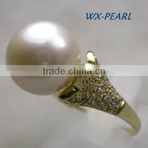 White Seawater Tihatian Pearl Ring With Gold Ring thumbnail-2