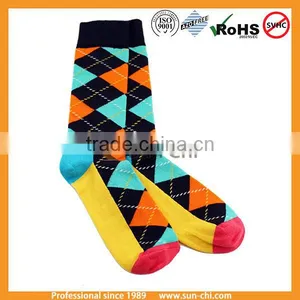 Mens Over the Calf Argyle Socks thumbnail-4