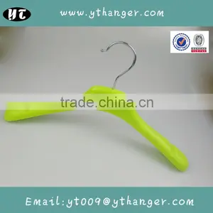 HA6975 Plastic Hangers Manufacturers Custom Luxury Logo Plastic Hanger Supplier's Choice thumbnail-4