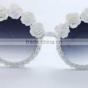 Vintage Flower Boho Half Rose Half Pearls Round Frame Resin Beach Sunglasses thumbnail-1