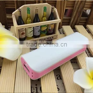 2016 High Quality Colorful Portable Romoss Power Bank 1800mah, Universal Portable Power Bank With Micro Cable thumbnail-2