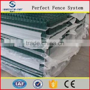 Garden Fencing Galvanized Metal 3D Curved Fence thumbnail-2