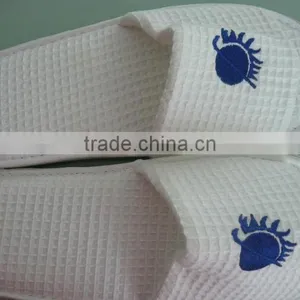Winter Warm Washable Hotel Slipper Made by Waffle Thick Sponge Eva Sole Slipper thumbnail-2