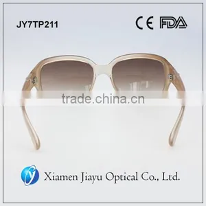 Fashion Plastic Sunglasses With Polarized (or PC) Lens for Woman Custom Logo thumbnail-5