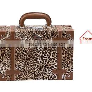 Fashion Leopard Print Cosmetic Makeup Train Case With Mirror and Easy Clean Extendable Trays thumbnail-2