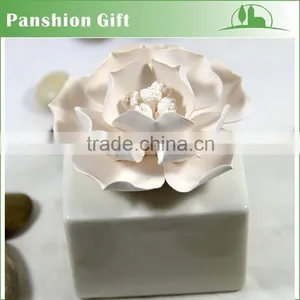 Porcelain Sola Flower Diffuser thumbnail-1