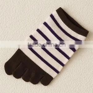 Japanese OEM Custom Design Mature High Quality Lovely Girls Blue Stripes Organic Cotton Knitting Five Fingers Sox thumbnail-5