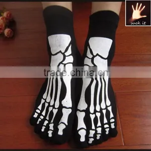 Women's Cotton Warmth Picture With Skull Funny Ankle Toe Socks thumbnail-1