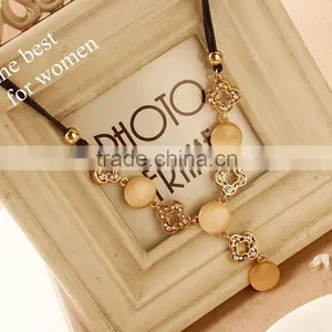 Women Crystal Rounded Pendant Necklace With Crystals Good Gifts thumbnail-1
