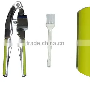 Garlic Press And Peeler Set ,3 Pieces Kichen Tools ,With Stainless Steel Garlic Press ,Silicone Garlic Peeler ,Cleaning Brush thumbnail-2