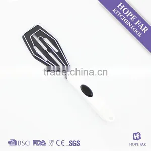 0600050 Creative New Designed 2-in-1nylon Egg Spatula thumbnail-1