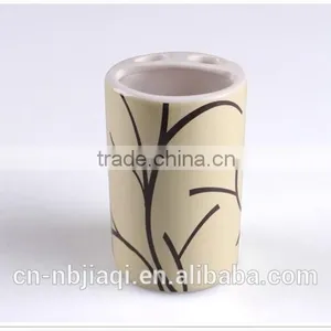 4pcs of Colorful Bathroom Accessories Set thumbnail-3