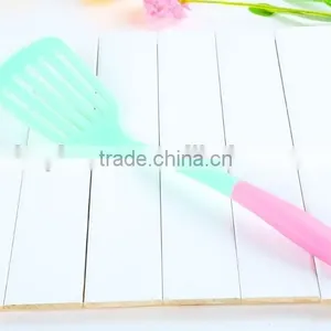 Square Silicone Shovel With Stainless Stick Handle thumbnail-2