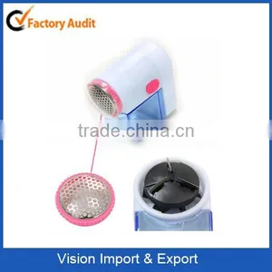Battery Operated Mini Lint Remover thumbnail-1