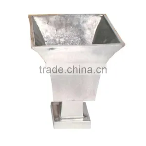 Decorative Metal Flower Vases thumbnail-1