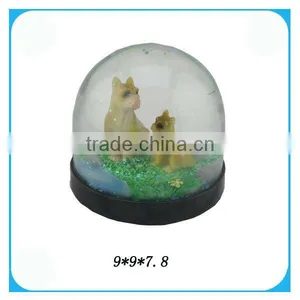 Plastic And Resin Material Animal Snow Globe Water thumbnail-1