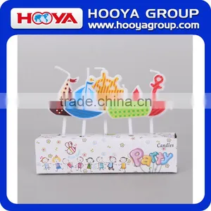 Ship Shaped Children Party Candle thumbnail-1