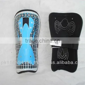 Good Quality Transparent CE Tested Plastic Soccer Shin Guard thumbnail-1