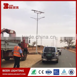 3 Years Warranty LED 70W Two Arm Solar Power IP65 Double Arm Led Solar Street Lamp thumbnail-1