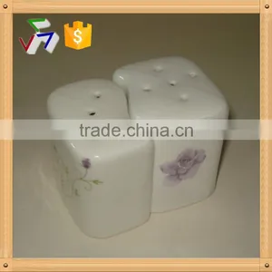 Two Small Design Ceramic Salt And Pepper Shaker thumbnail-1