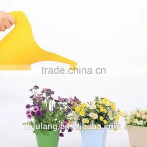 New Design Garden Plastic Watering Can/plastic Water Can/Garden Water Sprayer thumbnail-1