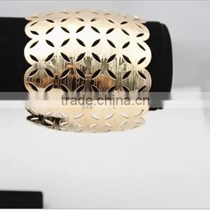 New Style Exquisite Flower Hollow Bracelet Bangle for Women thumbnail-6