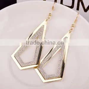 Latest Design Hot Sale Simple Hollow Irregular Figure Brass Gold Plated Earring Jewelry thumbnail-5