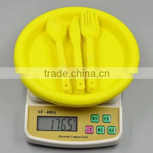 High Quality Plastic Picnic Tableware Set of 16 for Sale thumbnail-2