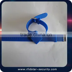 Multifunctional Cheap Rubber Wristband Silicone Wristband Bracelet Promotion Wristband Made in China thumbnail-4