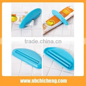 3pcs Promotional Plastic Mini Toothpaste Squeezer Dispenser thumbnail-4