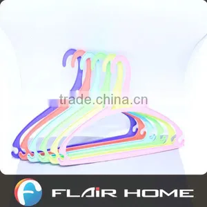 New Style Household Plastic Clothes Hangers thumbnail-1