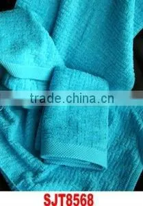 100% Cotton Solid Color Bath Towel thumbnail-1