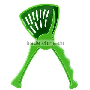 Manual Orange Juice Maker Fruit Presser / Lemon Water Squeezer / Lemon Handheld Press Juicer thumbnail-5