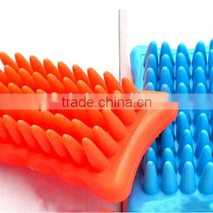 Pet Products Silicone Rubber Pet Brush Dog Cat Sheep Pig Bath Groom Brush thumbnail-1