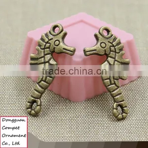 Wholesale Antique Brass Retro Stereo Zinc Alloy Hippocanpal Pendant thumbnail-1
