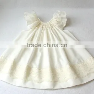 Wholeasle Little Girls Ivory Pearl Handmade Smocked Dress thumbnail-2